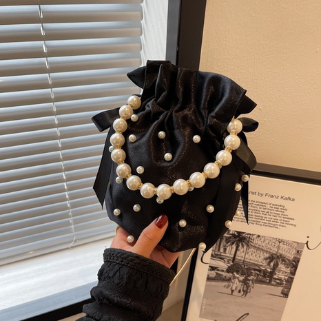 Bolso de mano de cubo de cuerpo cruzado plisado con cadena de perlas clásica de moda 2022's discount tags