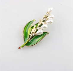 Fashion Dripping Oil Leaves Drop-Shaped Pearl Clothing Corsage Alloy Brooch