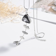 Fashion Creative Rhinestone Crystal Inlaid Fishbone Alloy Necklace