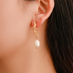 Fashion Creative Twist Chain Pearl pendant alloy Earrings