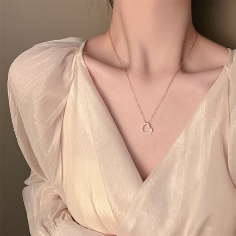 fashion new style geometric hollow Heart pendant Necklace copper Clavicle Chain's discount tags