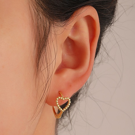 Simple fashion golden silvery black Hollow Heart shape copper hoop Earrings's discount tags