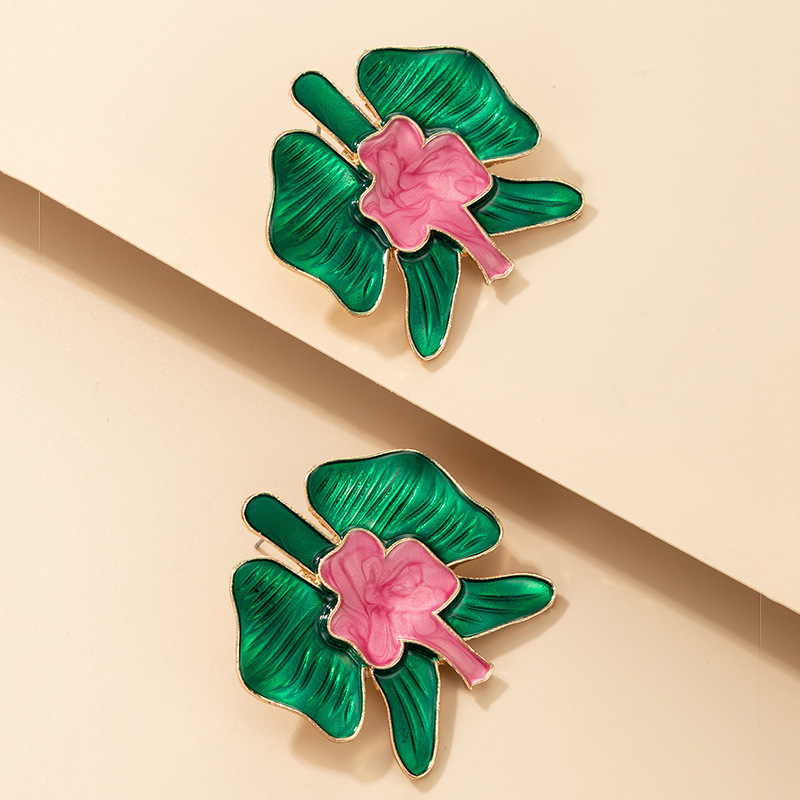 Fashion Simple Retro Geometric Green Enamel Flower Alloy Earringspicture1