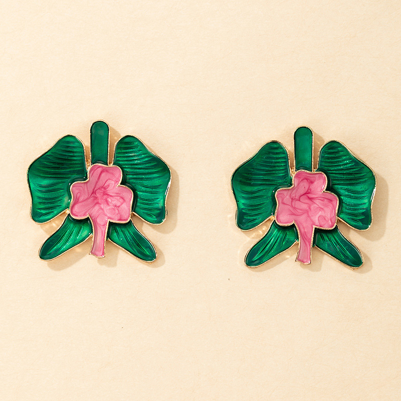 Fashion Simple Retro Geometric Green Enamel Flower Alloy Earringspicture2