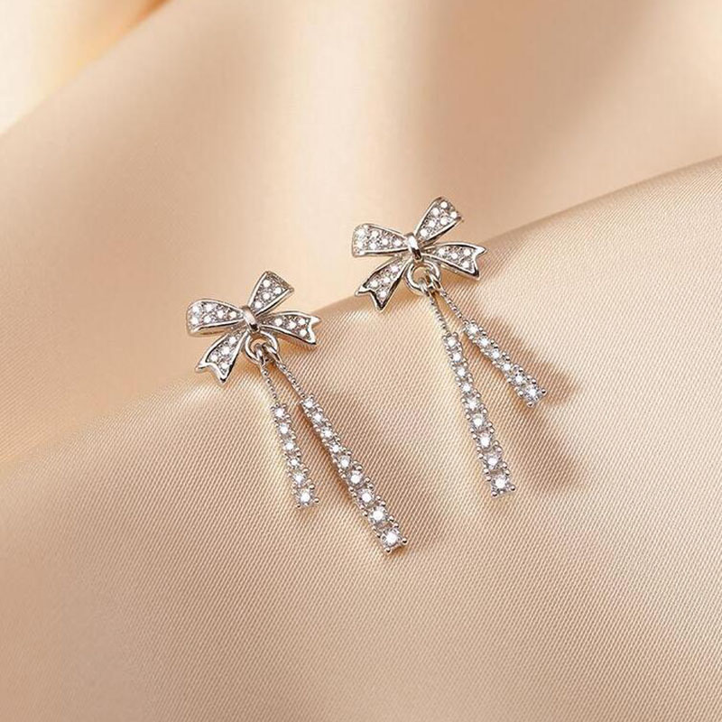 2022 neue Mode Voller Diamanten Eingelegten Bogen Stud Quaste
Ohrringe Frauenpicture6