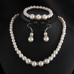 Women'S Fashion Simple Style Geometric Round Imitation pearl Earrings Necklace Inlay Diamonds Jewelry Sets