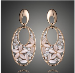 Fashion Elegante Hohle Oval Strass Intarsien Opal Blume Stud Ohrringe