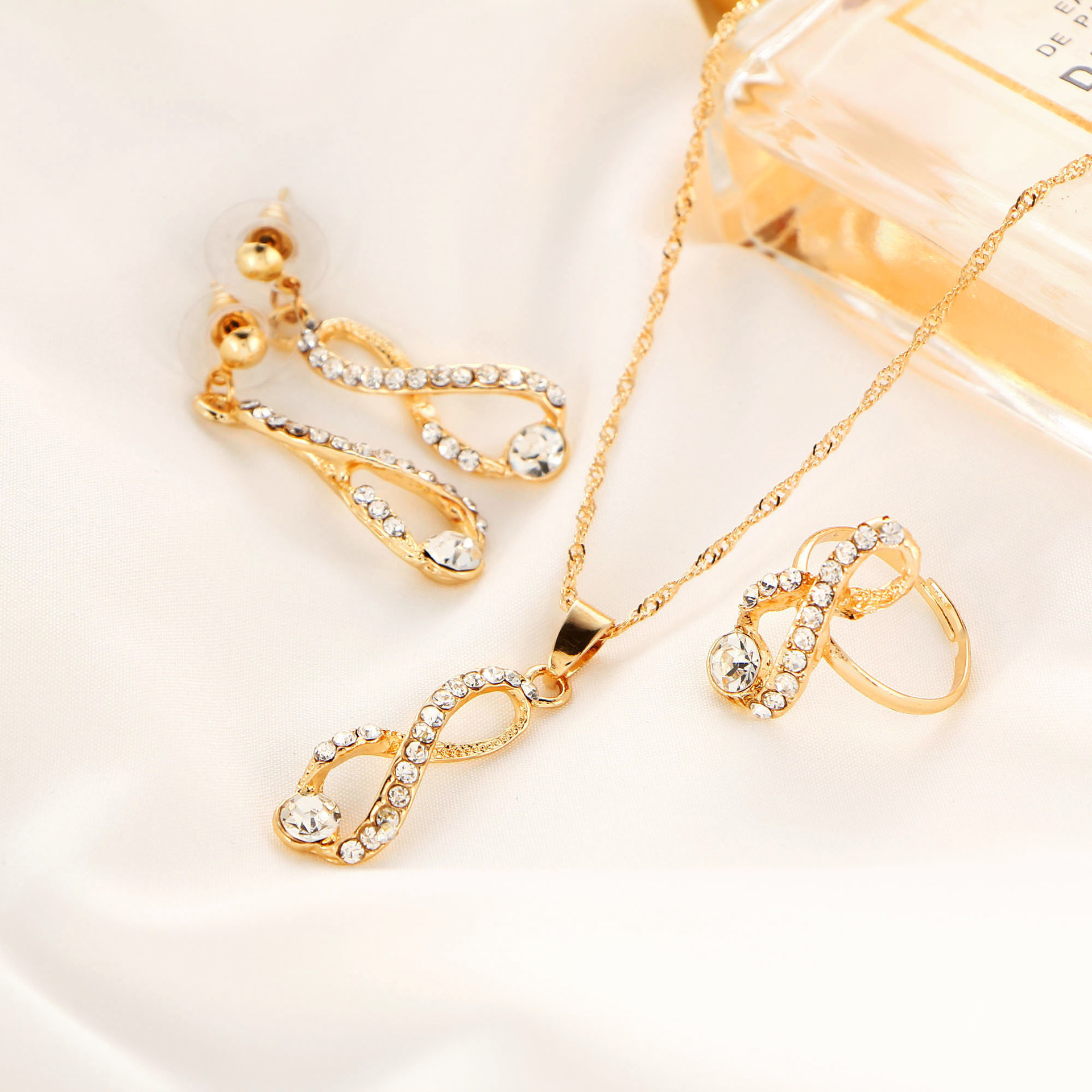 WomenS Elegant Fashion Geometric Alloy Earrings Necklace Diamond Jewelry Setspicture4