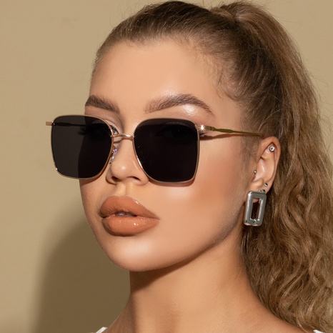 Neue europäische und amerikanische Mode quadratische Sonnenbrille Damen trend Straßen fotografie Sonnenbrille Herren grenz überschreitende Metall Brille s21119's discount tags