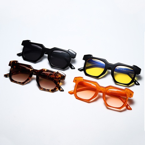 Nuevo estilo cuadrado Irregular pequeño marco muglicolor gafas de sol's discount tags