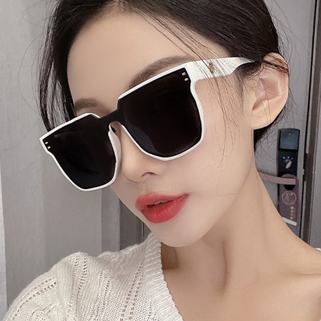 Korean Style Trendy One-Piece Lens UV-Proof Sunglasses's discount tags
