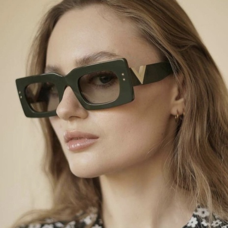 Mode décor Carré V Mot Étroite Cadre lunettes de Soleil's discount tags