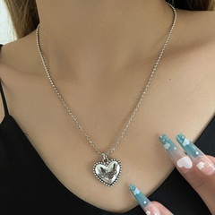 Fashion Retro Heart Pendant MOM Letter Clavicle Chain Necklace Women