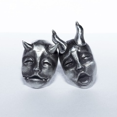 Mode Gothic Stil Teufel Maske Doppelseitige Stud Ohrringe Großhandel