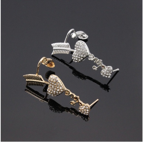 Clip de oreja de aleación de diamantes con incrustaciones de letra en forma de corazón de moda's discount tags