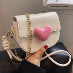 2022 New Fashion Shoulder Underarm Messenger Heart Mini Saddle Bag