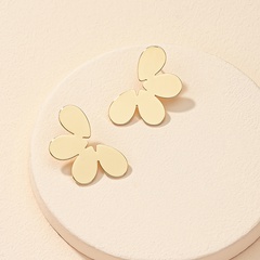 Fashion Simple Asymmetric Gold Flower Shaped Alloy Earrings