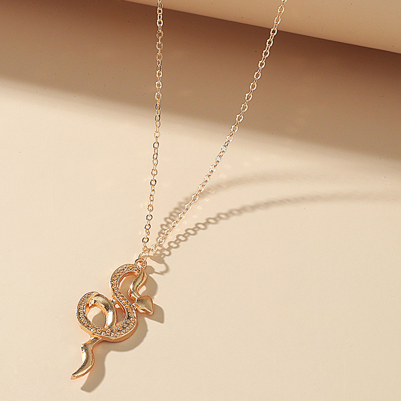 Fashion Alloy  Animal Pendant Simulated Snakes Shaped Necklacepicture2