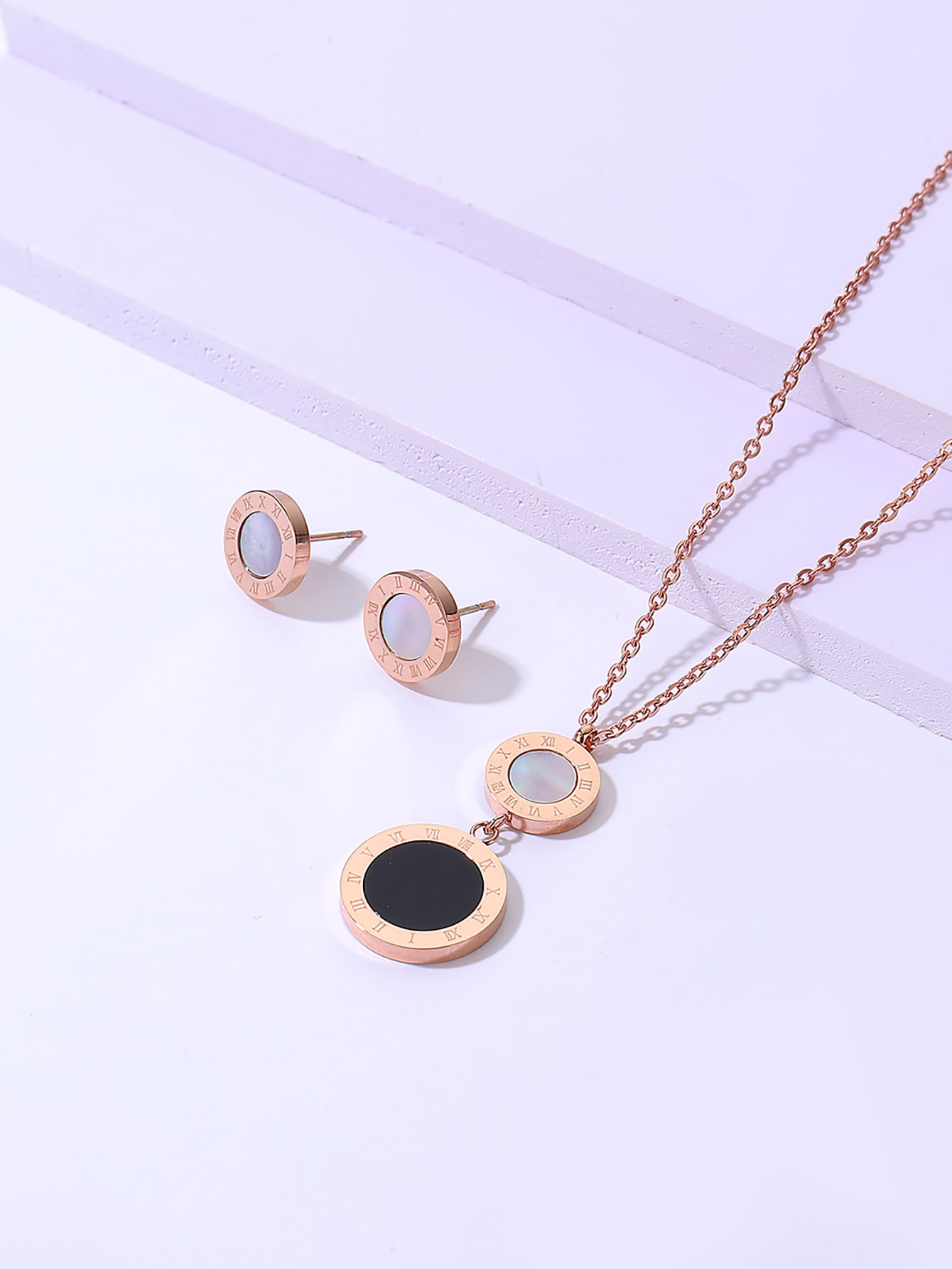 Fashion Simple Stainless Steel Plating 18 Gold Round Pendant Necklace Earings Set Setpicture3