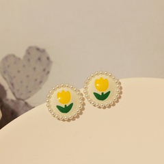 Cute Alloy Flowers Earrings Daily Pearl Inlaid Pearl Stud Earrings As Shown in the Picture