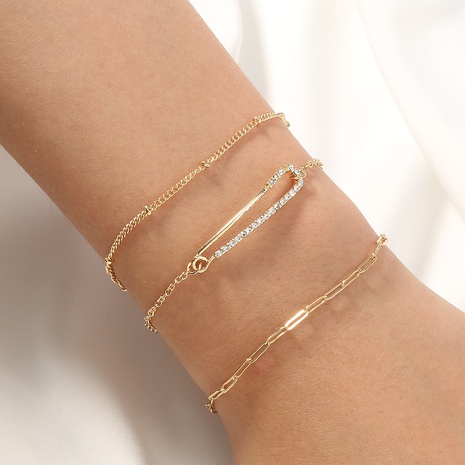 Women'S Simple Style Geometric Alloy Bracelets Plating Rhinestone 1 Set's discount tags