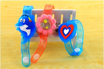 Luminous bracelet led silicone cartoon watch children's toys wholesale small gifts
