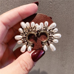 Mode Hand-Made Fan-Förmigen Wasser Tropfen Nähen Perle Kupfer Stud Ohrringe
