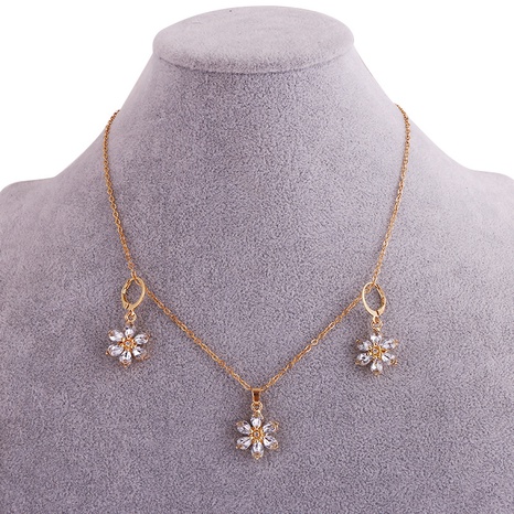 Mode Elegante Ornament Kristall Blumen Form Ohrringe und Halskette Set's discount tags