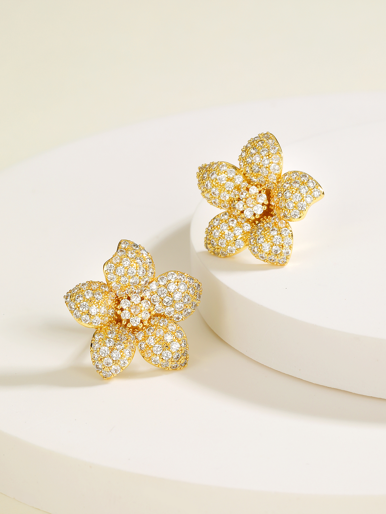 Fashion Simple Flower Shape Plating 18K Gold Zircon Copper Earringspicture1