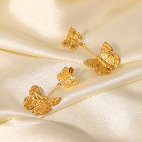 Pendientes de acero inoxidable de oro de 18 quilates para mujer con colgante de mariposa a la moda's discount tags
