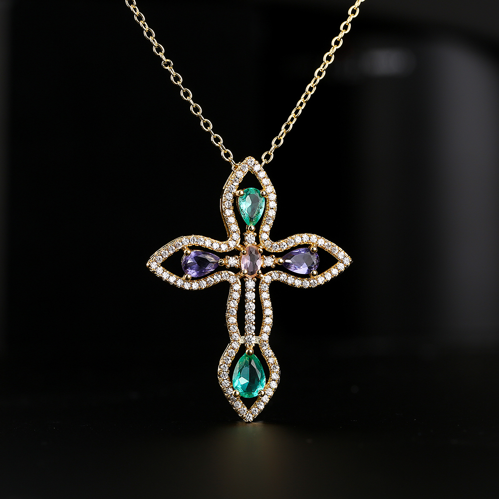 Fashion Copper 18K Gold Micro Inlaid Zircon Cross Pendant Necklacepicture3
