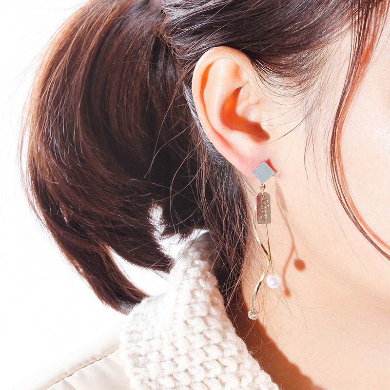 Fashion New Simple Curve Pearl Geometric Shaped Alloy Earrings Eardrops