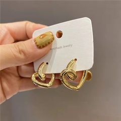 Fashion Simple Geometric Twisted Heart Pattern Metal Earrings Female