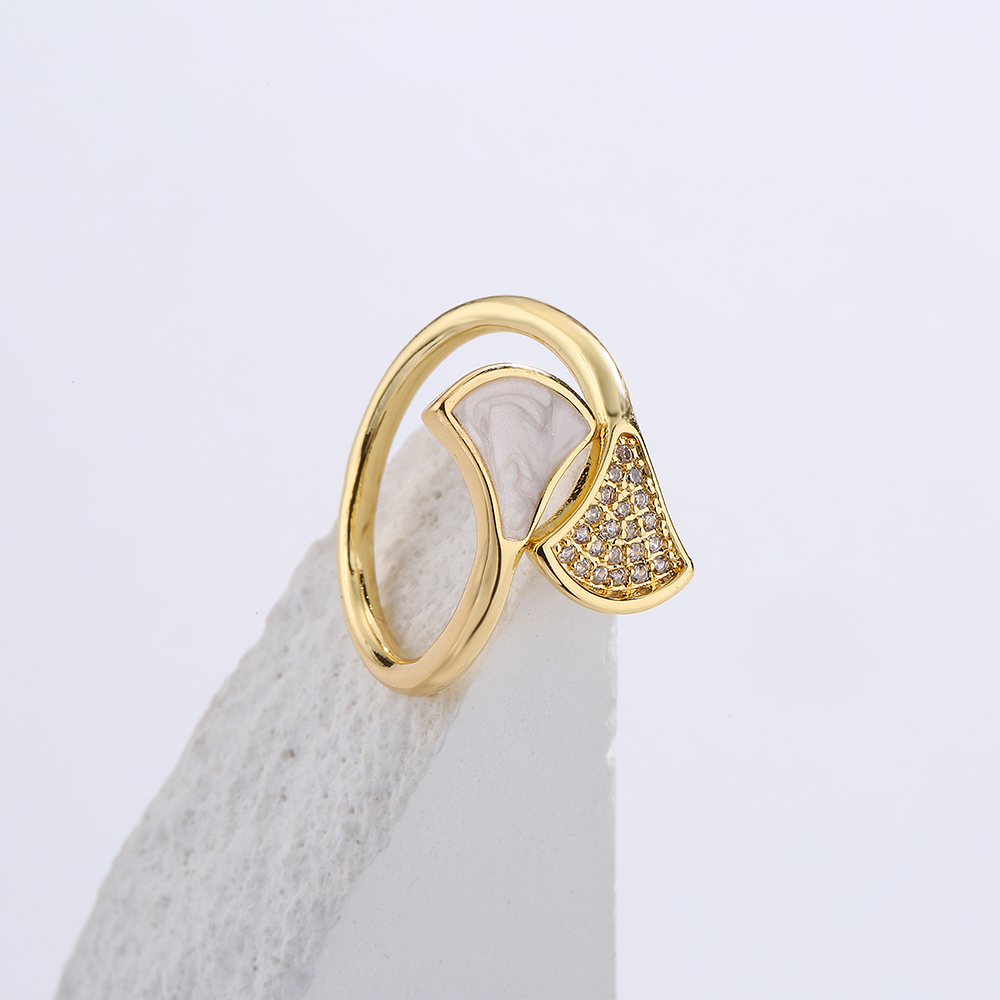Fashion Simple Bracelet Copper Plating 18K Gold Zircon Geometric Open Ring Femalepicture1