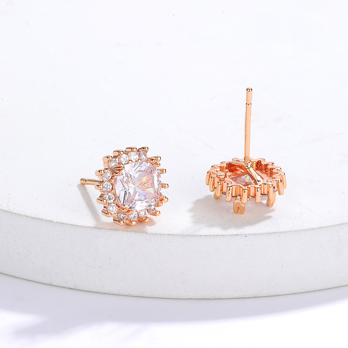 Fashion Creative Round Geometric Copper plating 18K Gold Inlaid Zircon Stud Earringspicture3