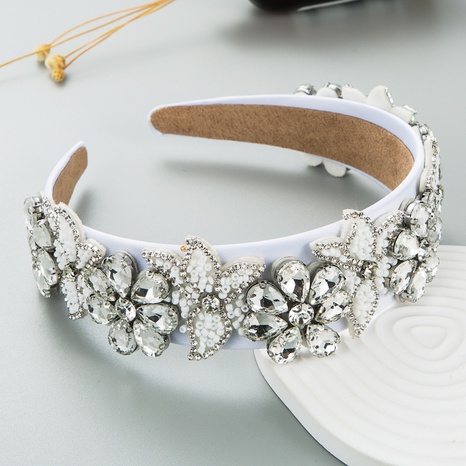 Nuevos accesorios para el cabello brillantes barrocas Retro Para Mujer con diadema de diamantes de imitación de tela de moda's discount tags