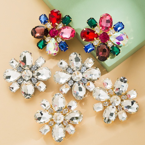 Mode Neue Nicht-Piercing Dame Voller Diamant Blume Legierung Ohrringe Großhandel's discount tags