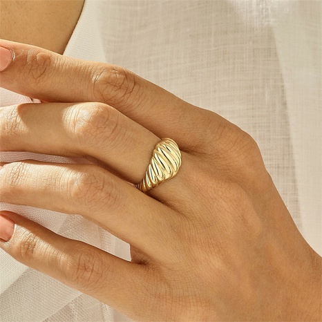 Nuevo anillo de oro de 18K Chapado en bocina de acero inoxidable a la moda's discount tags