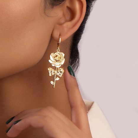 New Retro Style Rose Shape Pendant Alloy Earrings's discount tags