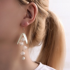Fashion Creative Vintage Pearl Resin Flower Shaped Earrings