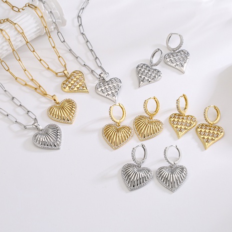 Micro incrustaciones de circonio hueco en forma de corazón collar pendientes Set ornamento's discount tags