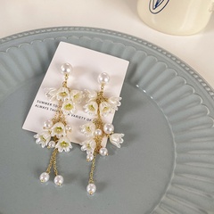Spring and Summer Female White Tulip Tassel Earrings Wind Chimes Eardrops Jewelry