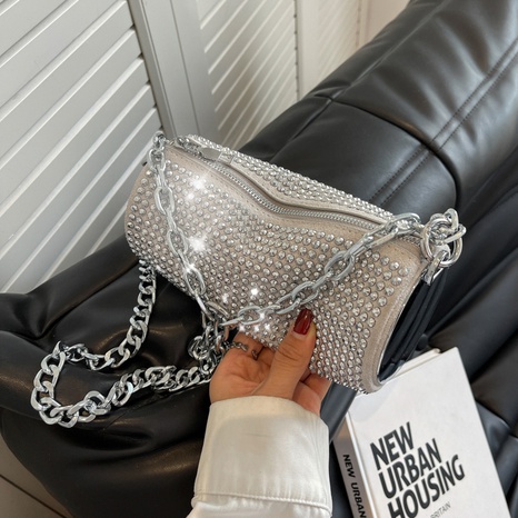 Summer 2022 New Fashion Alloy Chain Women's Diamond Fashion Round Small Messenger Bag's discount tags
