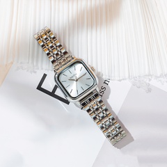 Mode quadratische Skala Oberfläche Damen Stahl Gürtel Uhr Streifen genagelt Oberfläche Silber Stahl Gürtel Damen Mode Uhr Watch