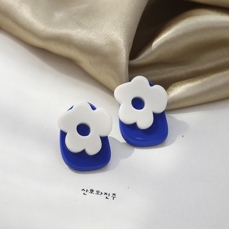 Women'S Fashion Asymmetrical Dress Flowers Acrylic Synthetic Resin Ear Studs Synthesis Earrings's discount tags