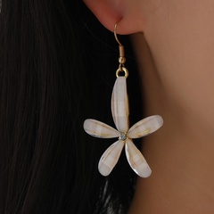 Women'S Fashion Flowers Synthetic Resin Alloy Earrings Splicing Diamond Artificial Rhinestones Earrings