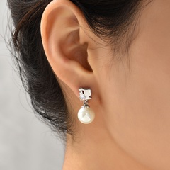 Women'S Elegant Fashion Simple Style Geometric Copper Earrings Inlay Pearl Zircon Earrings