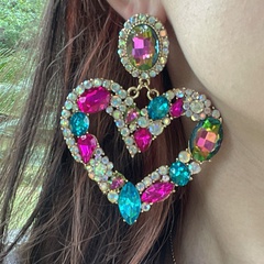 Femmes Style Baroque Mode Coeur forme Alliage Boucles d'oreilles Diamant Pierres Précieuses Artificielles Strass Artificiels Boucles D'oreilles