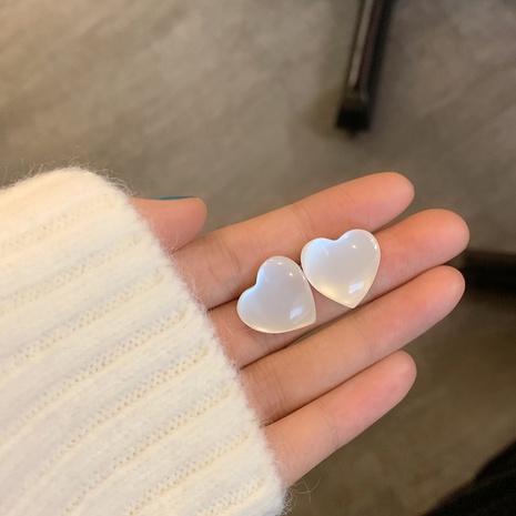 Simple Style Heart Shape Plastic No Inlaid Ear Studs's discount tags