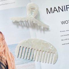 Frau Mode Geometrisch Harz Essigsäure platte Kopfbedeckung Geometrie Retro Handarbeit Haarkämme Haarkrallen